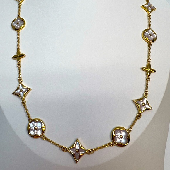 NMP35 High-end Genuine 3D NUDE Mother of Pearl 18K Yellow Gold Pl Long Necklace